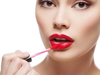 How To Apply Lip Gloss Perfectly? - 6 Simple Steps With Pictures