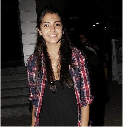 Anushka Sharma without makeup at suburban Mumbai theater