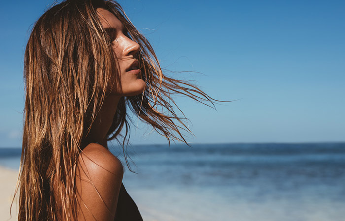 Beachy wavy hairstyle on Type 1b hair