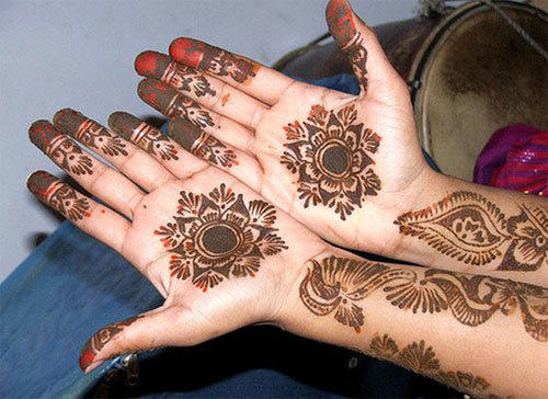 Simple mehndi design for engagement