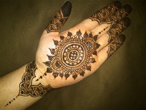 Circular patterned mehndi design for engagement