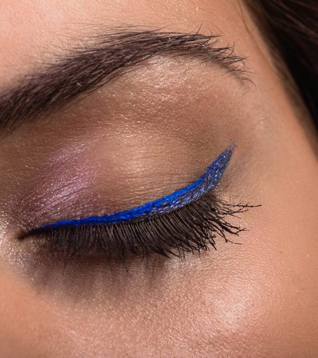 How To Apply Blue Eyeliner?