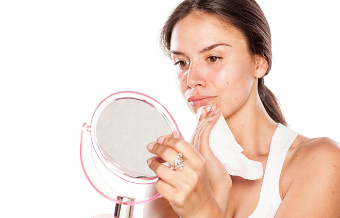 Ways to remove heavy makeup at home