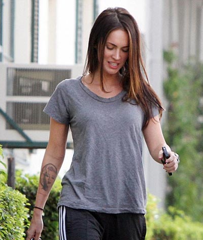 Megan Fox without makeup going casual