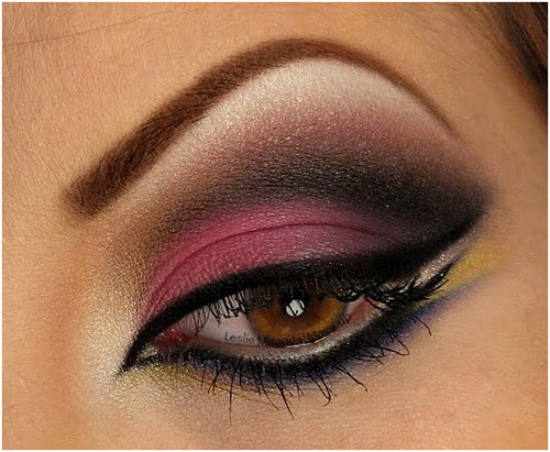 Hot pink smokey eyes