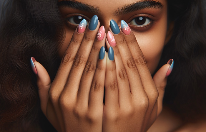 Simple blue and pink nail design